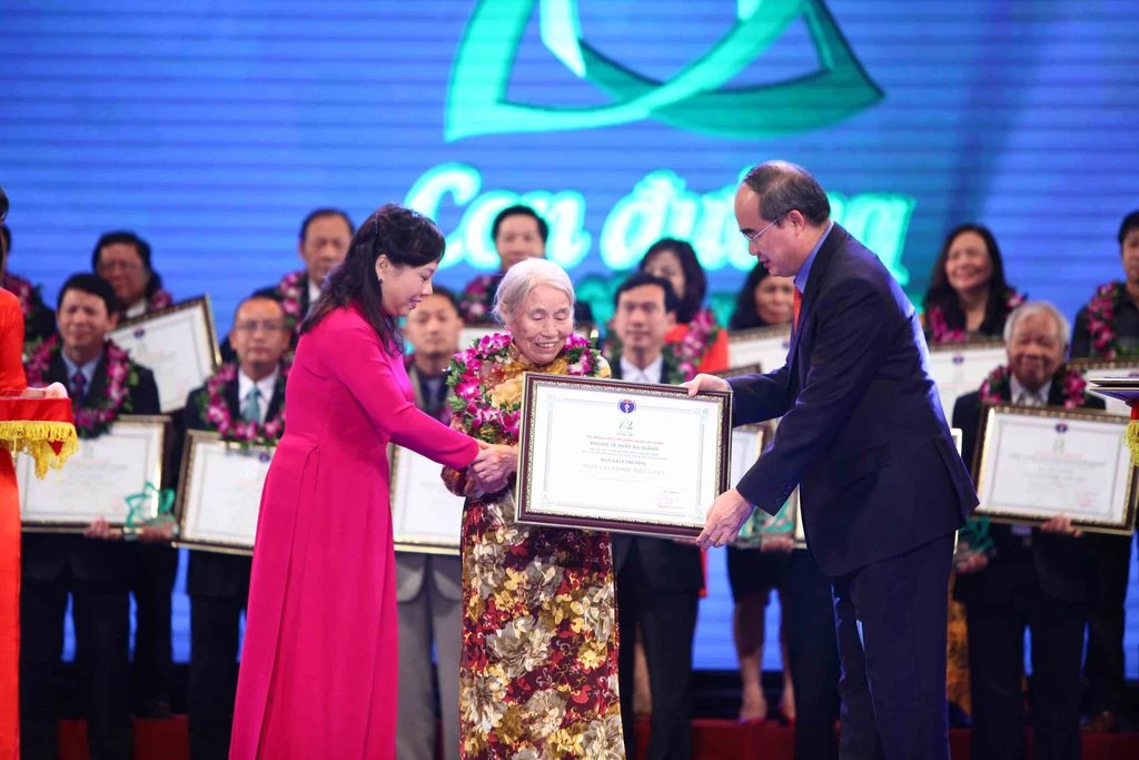 Lương Y Phạm Thị Giang